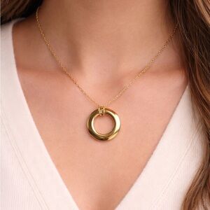 Elegant Gold Circle Pendant Necklace